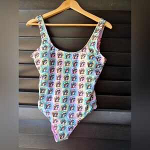 💥SALE💥 Buc-ee’s Women’s One Piece Swimsuit Large Pink Pop Art